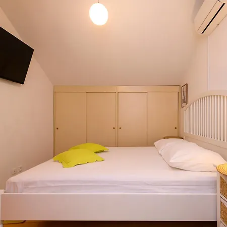 아파트 House Marjan