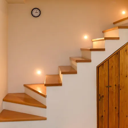 House Marjan 아파트 *